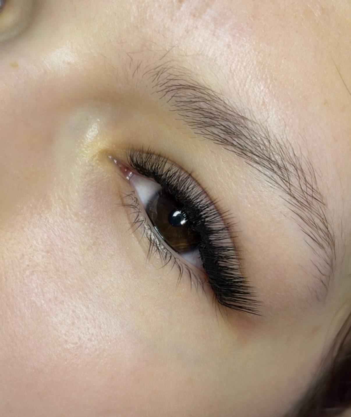 Ламінування брів